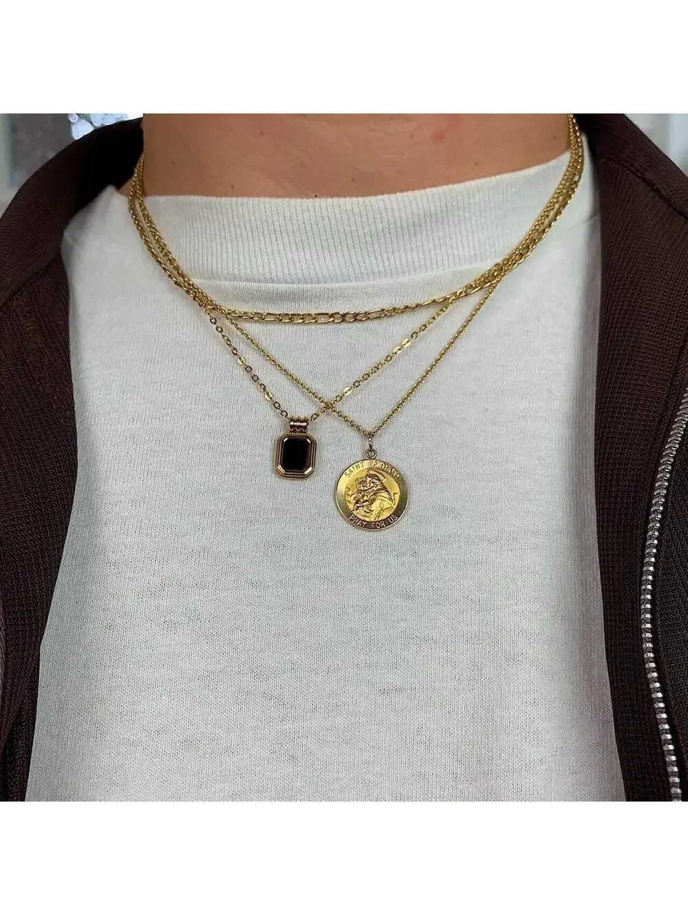 Vintage Style Classy Figaro Gold Chain Black jewel opal pendant necklace. Gold